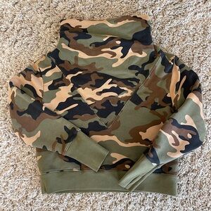 Camo Veronica Beard sweatshirt in size xs. In great condition!